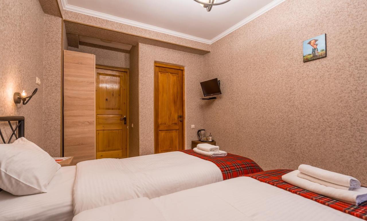 Hotel At Gomi 19 Tiflis Dış mekan fotoğraf